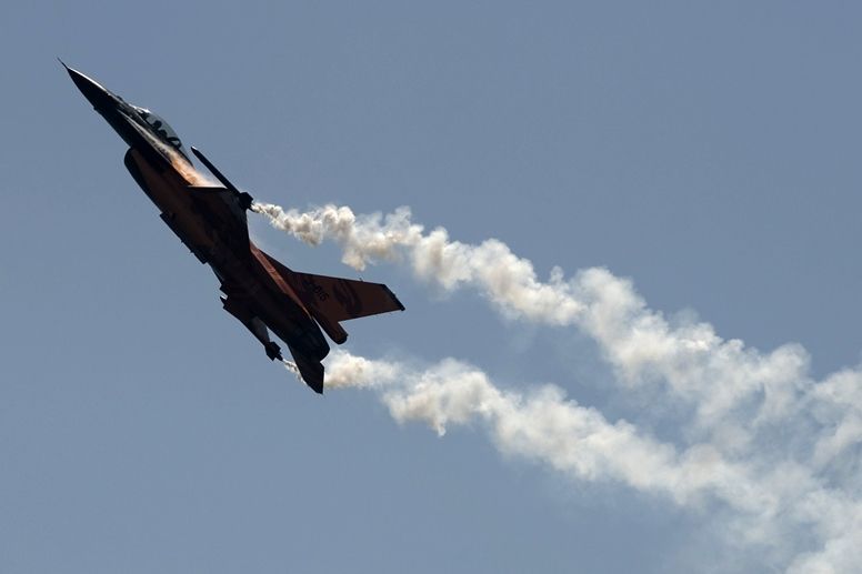 Meski Tanpa AS, Inggris dan Belanda Setuju Pasok Jet F-16 ke Ukraina