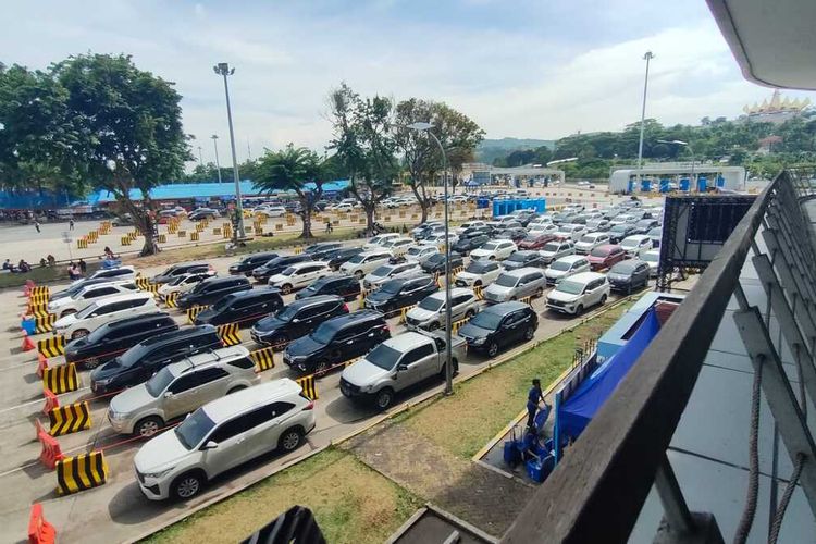 Malam Puncak Arus Balik di Pelabuhan Bakauheni, Akan Ada 25.000 Kendaraan yang Menyeberang