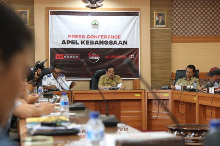  Kepala Badan Kesatuan Bangsa dan Politik (Kesbangpol) Provinsi Jawa Tengah Achmad Rofai pada jumpa pers di Kantor Badan Kesbangpol, Senin (11/3/2019), mengatakan bahwa apel kebangsaan tersebut akan melibatkan seluruh komponen yang ada di Jateng, seperti santri, pramuka, linmas, pekerja, petani, nelayan, pelajar, seniman, mahasiswa, pelajar, tokoh lintas agama sampai olahragawan dan kelompok difabel.