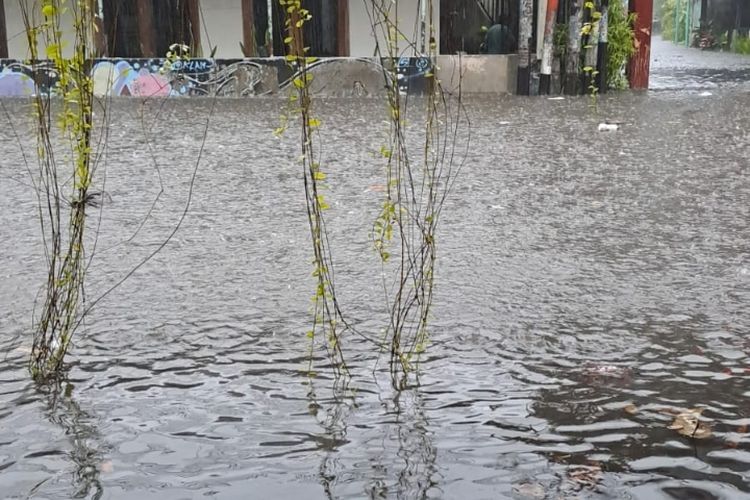 Kondisi banjir di kawasan Galunggung Utara, Kota Malang pada Jumat (24/3/2023).