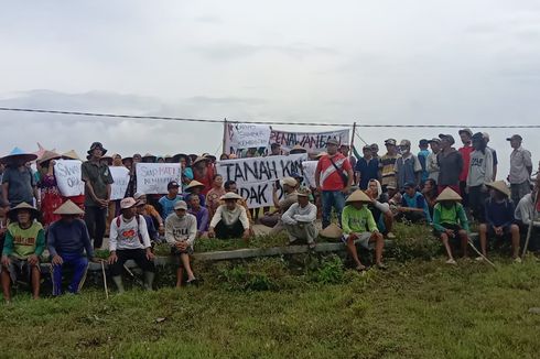 Tolak Penambangan Material Bendungan Jragung, Warga Adang Petugas dengan Poster