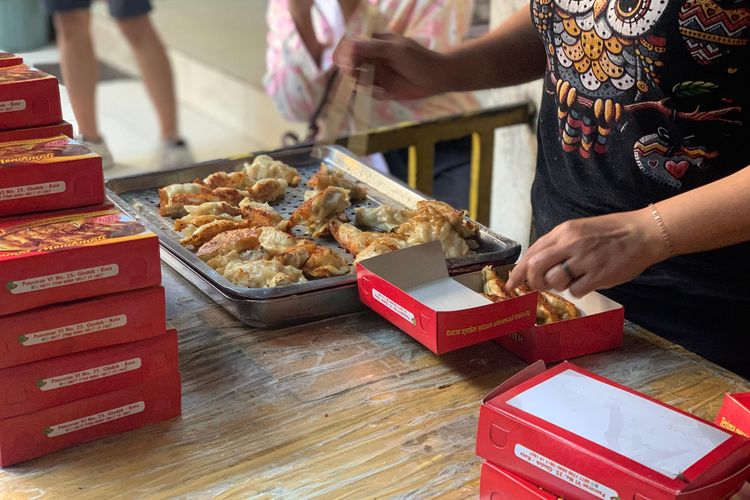 Apa Itu Snackpacking, Wisata Berburu Jajanan yang Bisa Bantu UMKM