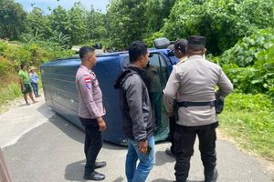 Bus Rombongan Mahasiswa KKN UGM di Maluku Terbalik, Semua Penumpang Dilarikan ke RSUD