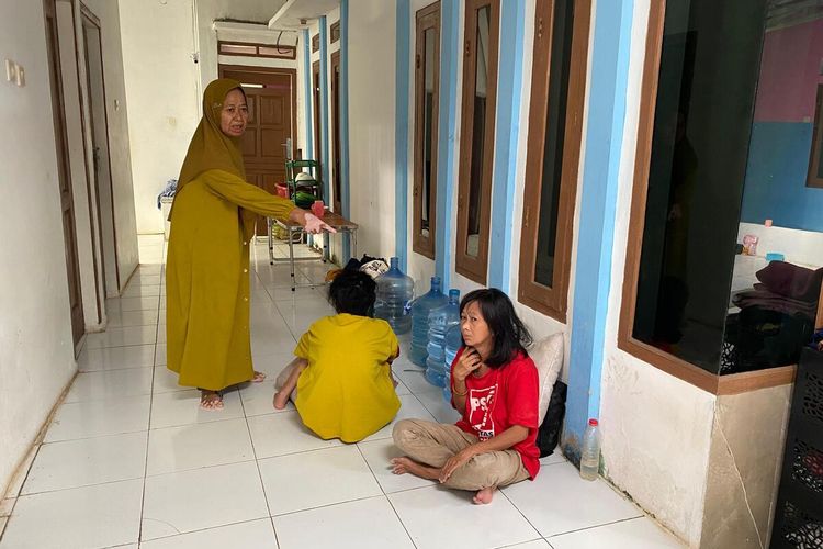 Kisah Parti, Nenek di Lebak yang Habiskan Masa Tua Merawat ODGJ Terlantar
