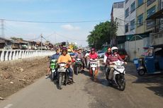 Pinjam Sepeda Motor Tukang Ojek, Djarot Susuri Sungai Ciliwung
