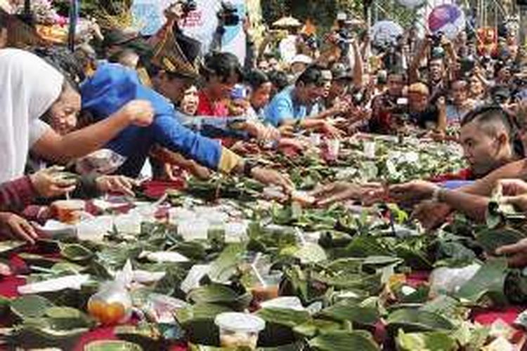 Festival Jenang Solo 2016 digelar 14-17 Februari di koridor Ngarsopuro, Solo, Jawa Tengah.