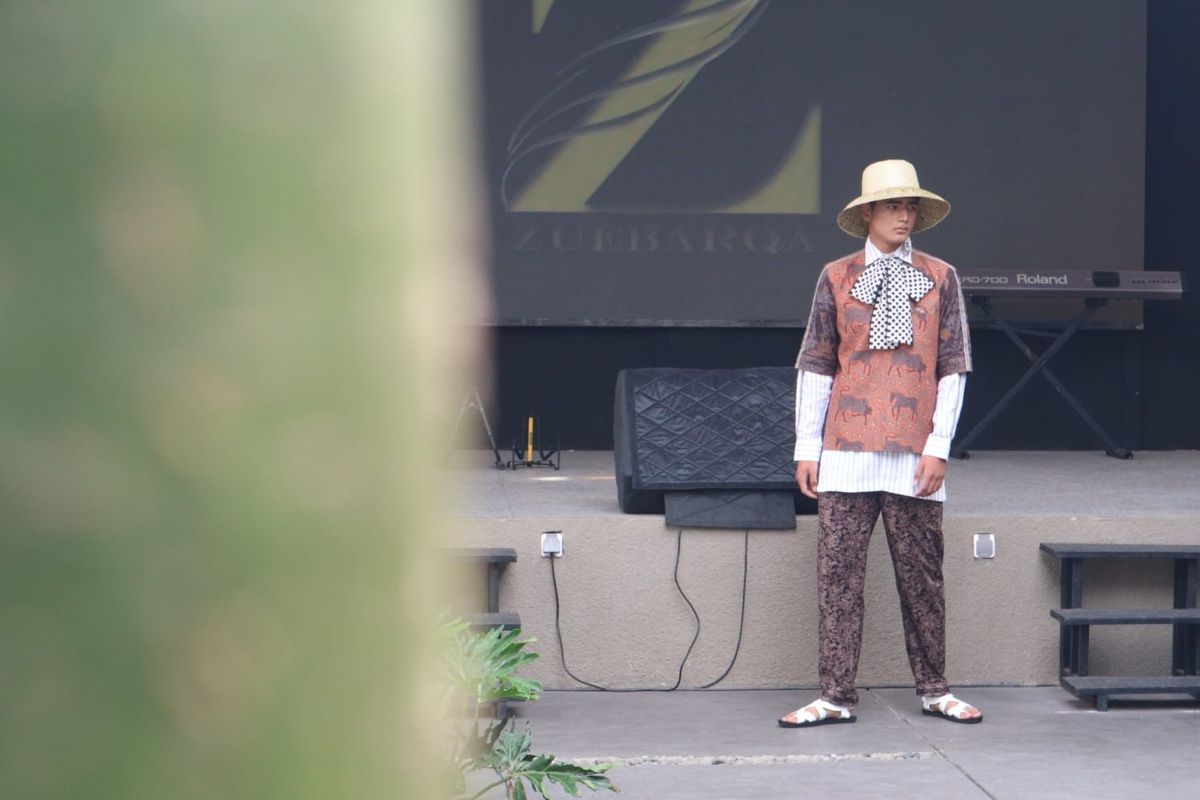 Peragaan busana dalam Ramadhan Fashion Market 5.0 di Bandung, belum lama ini. 