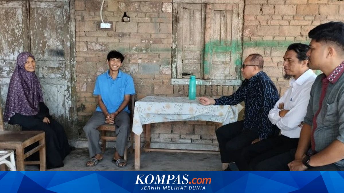 Anak Penjual Keripik Pisang Lolos SNBP dan Kuliah Gratis di UGM, Dekan Fapet Sambangi Rumahnya