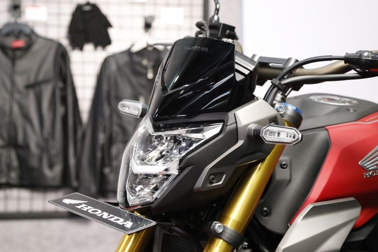 Honda All New CB150R StreetFire dengan aksesori resmi