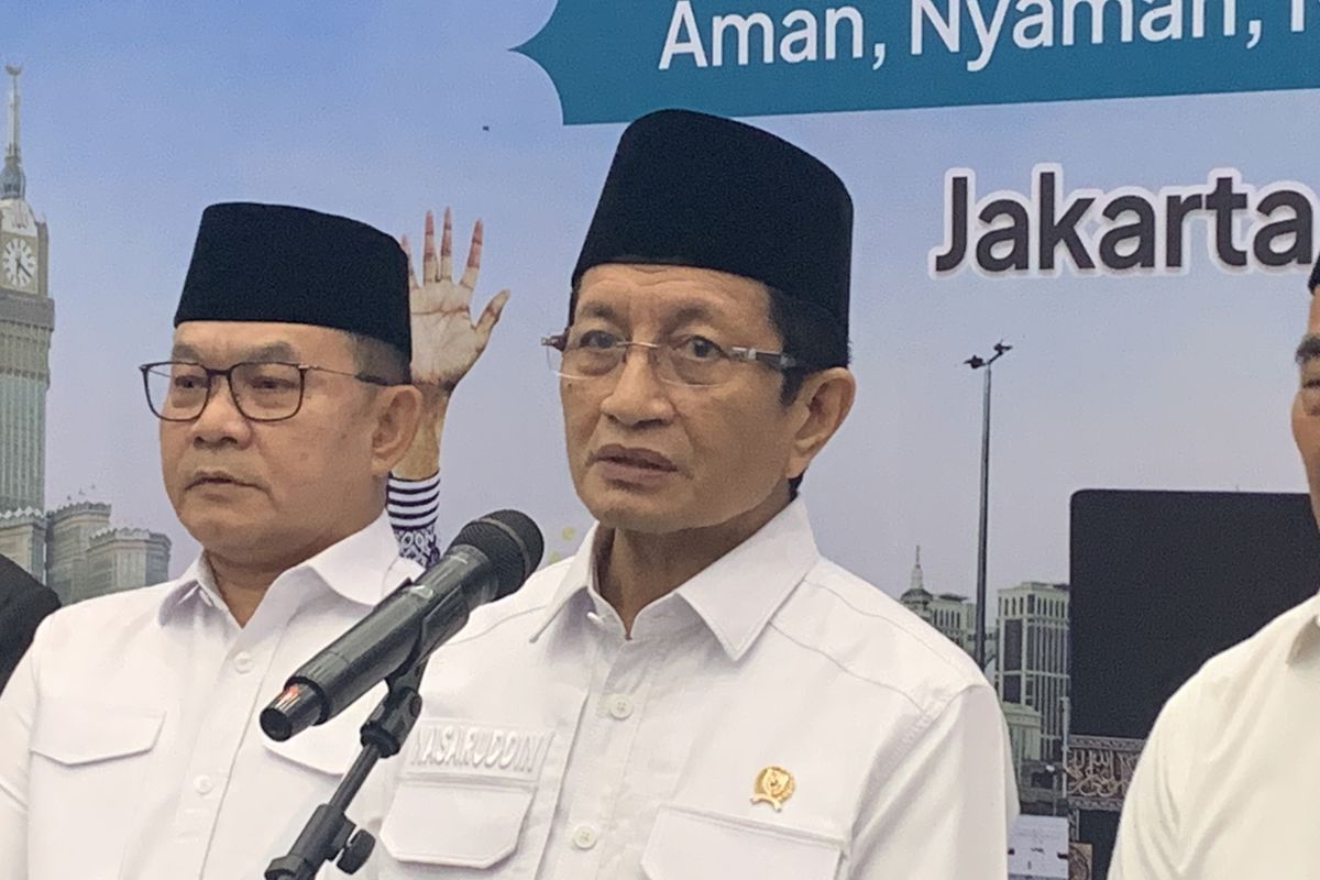 Menteri Agama (Menag) RI, Nasaruddin Umar saat konferensi pers Penutupan Operasional Penyelenggaran Ibadah Haji 1446 Hijrah atau 2025 di Kantor Kementerian Agama (Kemenag), Thamrin, Jakarta Pusat, Senin (14/7/2025).