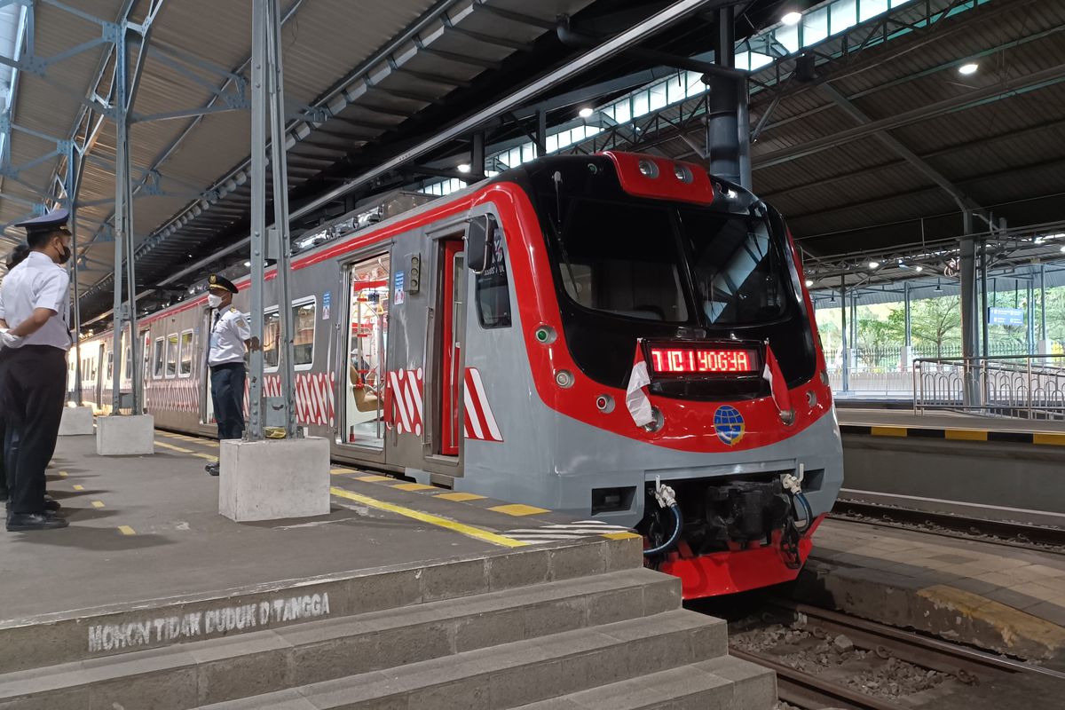 Simak jadwal terbaru KRL Solo-Jogja per tanggal 2 Mei 2023 untuk 13 stasiun dari Stasiun Palur, Solo Balapan, hingga Tugu Yogyakarta.