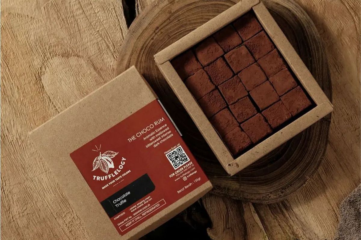 Trufflelogy oleh-oleh cokelat Jogja yang kekinian.