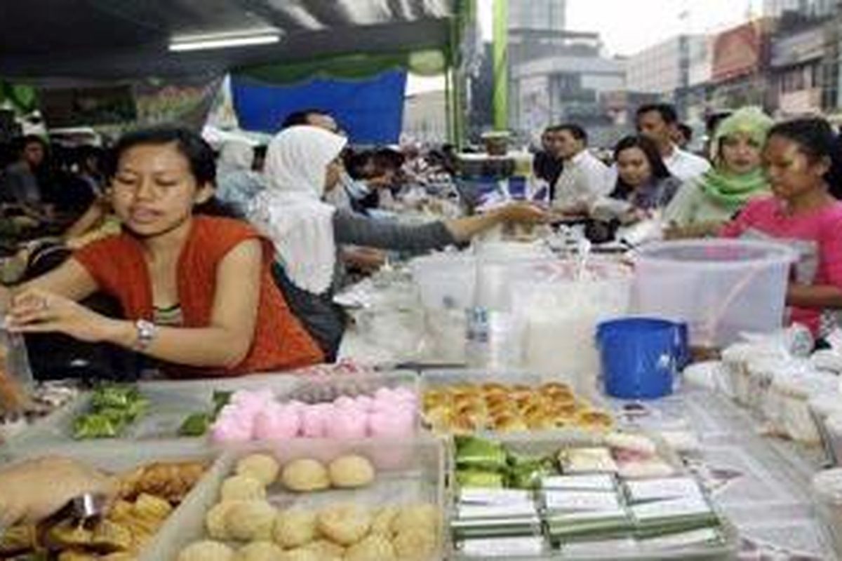 Banyaknya para pelaku usaha yang cenderung menganggap enteng berbisnis kuliner ini tak heran membuat banyak pengusaha yang gulung tikar karena tak mampu menghadapi persaingan bisnis yang ada.