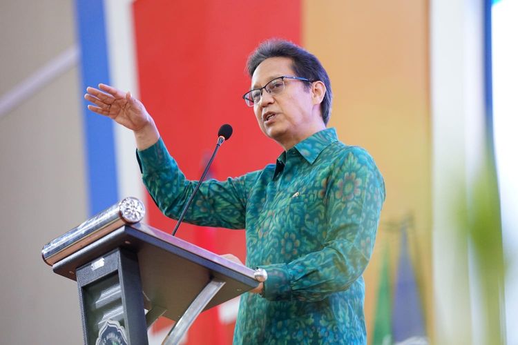 Menteri Kesehatan Budi Gunadi Sadikin dalam kegiatan di Umsida, Sidoarjo, Jawa Timur, Minggu (9/11/2025). Budi memastikan mulai tahun 2026 mendatang akan gunakan alat tes TBC praktis.