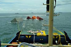 Insiden Kapal Tongkang Marcopolo 188 Nyaris Karam, 25 Kontainer Dievakuasi ke Karimun