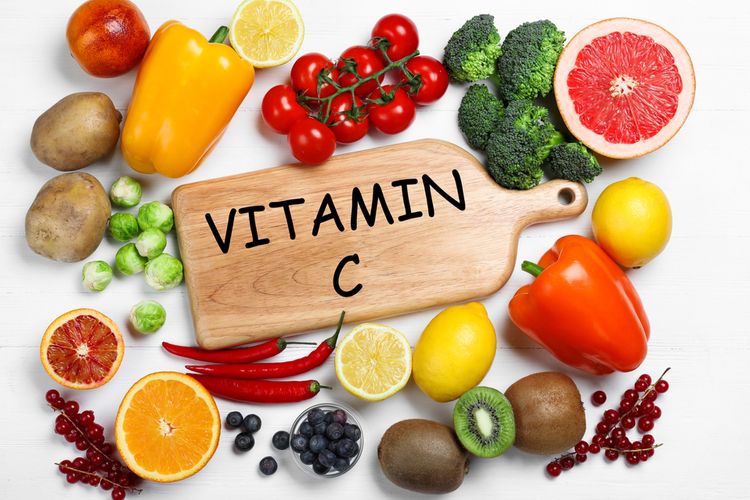 Vitamin C adalah salah satu vitamin yang memiliki sifat antioksidan. 