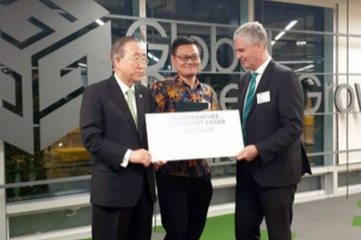 Tim Universitas Gadjah Mada (UGM) menjuarai Greenpreneur Competition 2018 yang diselenggarakan Global Green Growth Institute (GGGI) di Seoul, Korea Selatan, pada 29 Oktober sampai 2 November 2018.