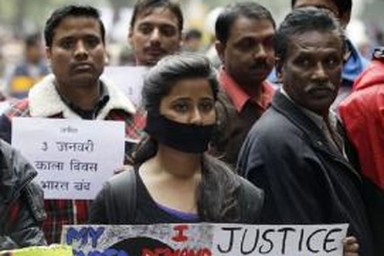 Aksi unjuk rasa warga India yang protes terhadap maraknya kasus pemerkosaan