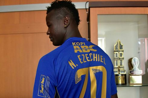 Gunakan Nomor 70, Ezechiel Resmi Jadi Striker Baru Persib