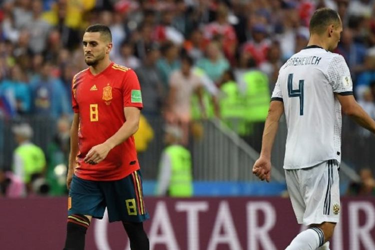 Koke berjalan menuju ke arah titik putih dalam drama adu penalti laga Spanyol vs Rusia pada babak 16 besar Piala Dunia 2018 di Stadion Luzhniki, 1 Juli 2018. 