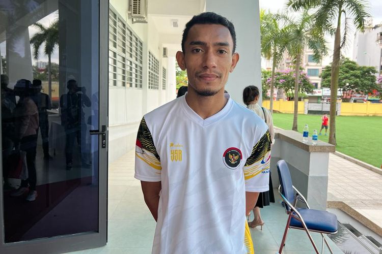 Pesilat Indonesia, Muhamad Yachser Arafa, usai tampil membela Indonesia pada ajang SEA Games Vietnam 2021.