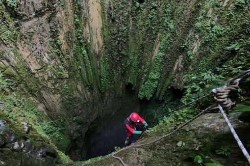 Hatusaka, Gua Terdalam di Indonesia yang Ada di Pulau Seram