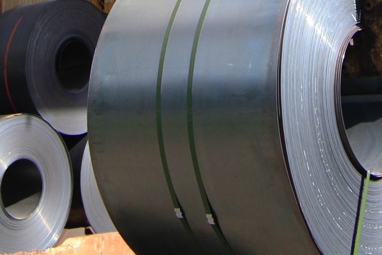 PT Krakatau Steel (Persero) Tbk (KRAS) mengekspor 11.600 ton baja canai panas (Hot Rolled Coil/HRC) ke Italia dan Spanyol. Pengiriman ini dilakukan melalui Krakatau International Port, Cilegon.