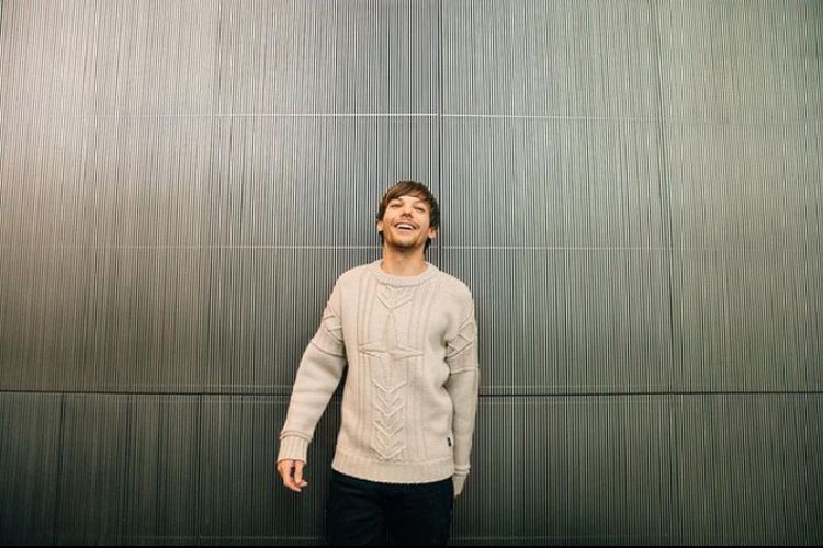 Foto : Lirik dan Terjemahan Lagu The Greatest dari Louis Tomlinson