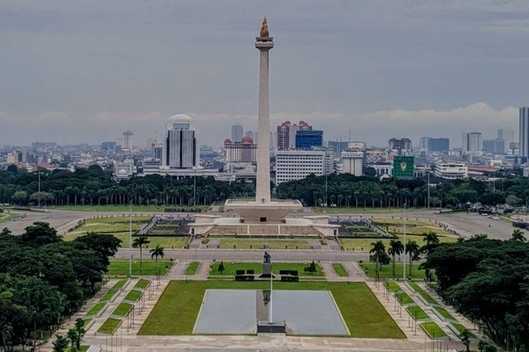 Hasil revitalisasi sisi selatan lapangan Monumen Nasional, Selasa (22/6/2021)