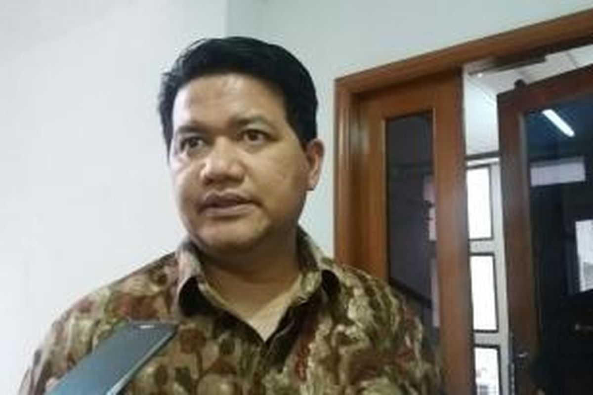 Ketua Komisi Pemilihan Umum Pusat, Husni Kamil Manik, di Kantor KPU Pusat Jalan Imam Bonjol, Jakarta Pusat, Selasa (17/11/2015)