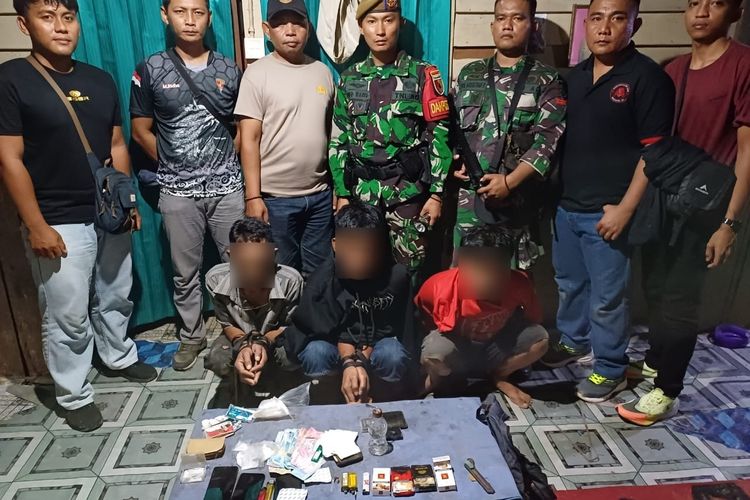 3 pelaku narkoba di Seimanggaris saat diamankan TNI penjaga perbatasan