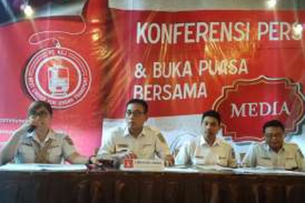 Kedua dari kiri, Direktur Utama PT KCJ, Muhammad Nurul Fadhila di Jakarta Pusat, Jumat (24/6/2016).