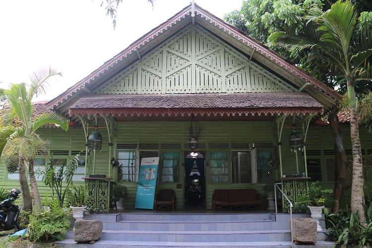 Bumi Ageung tampak depan, merupakan salah satu tempat bersejarah di Cianjur.