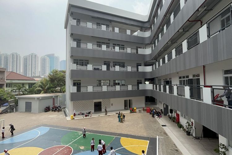 Bangunan baru di SDN 07 Jatipulo, Palmerah, Jakarta Barat, pasca direnovasi oleh pemerintah, Senin (12/10/2026).