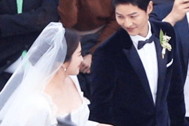 Song Joong Ki dan Song Hye Kyo menikah di Seoul, Korea Selatan, Selasa (31/10/2017).