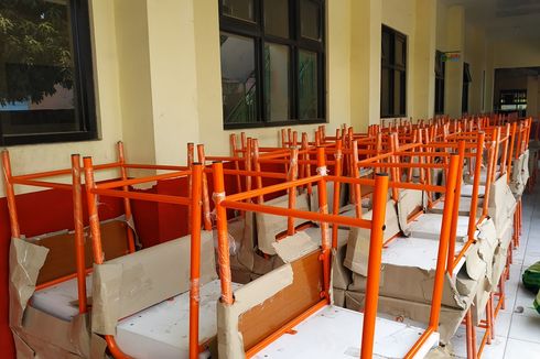 Ini Penyebab Sejumlah Sekolah di Bekasi Lebih dari Setahun Tanpa Meja dan Kursi