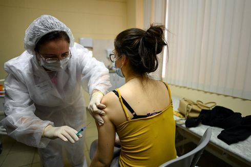 Vaksin Corona Sputnik V Mulai Disuntikkan di Rusia, Ribuan Orang Mendaftar