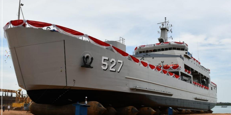 Spesifikasi KRI Teluk Wondama-527, Kapal Perang Jenis Angkut Tank Milik TNI AL