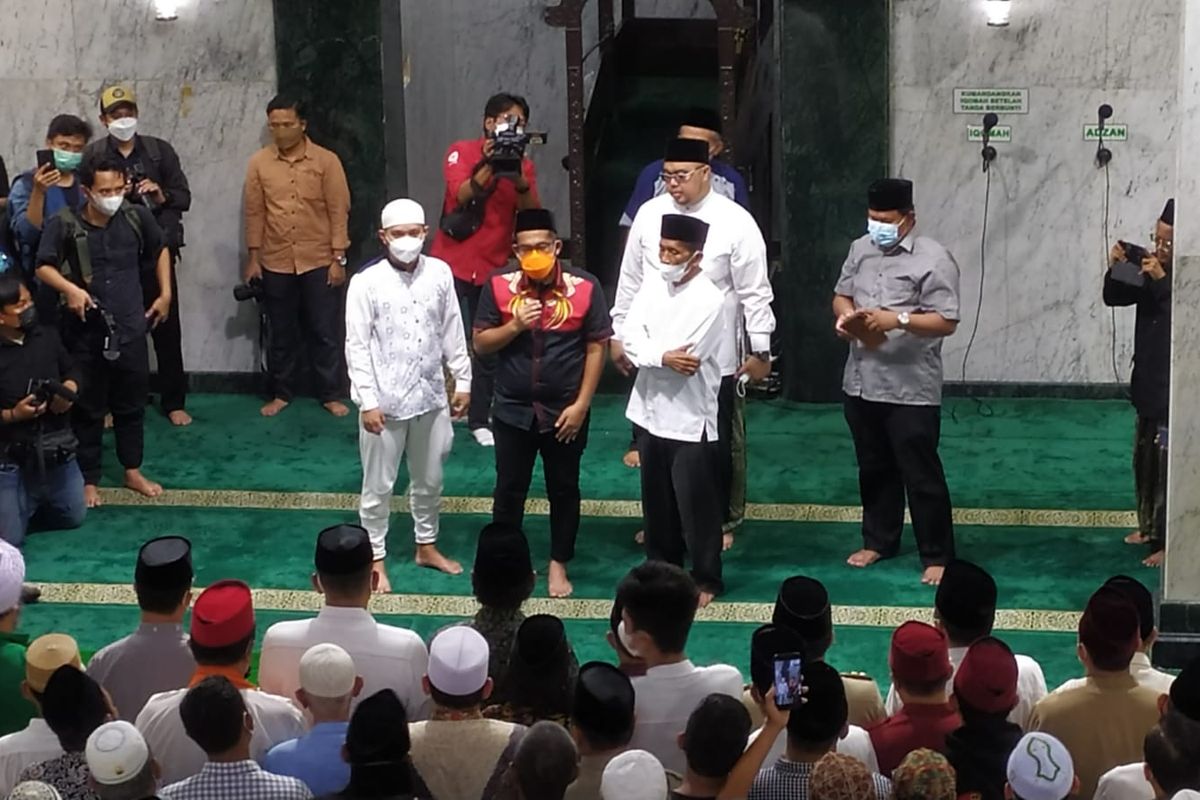 anak Haji Lulung, Guruh Tirta Lunggana memohon maaf atas nama sang ayah, pada Selasa (14/12/2021). 