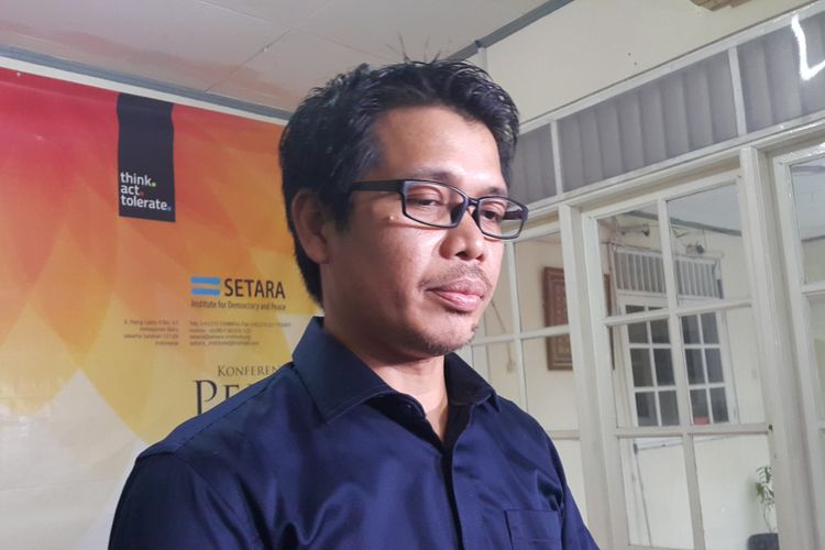 Direktur Riset SETARA Institute Ismail Hanani di Kantor SETARA Institute, Kebayoran Baru, Jakarta Selatan, Kamis (11/5/2017).