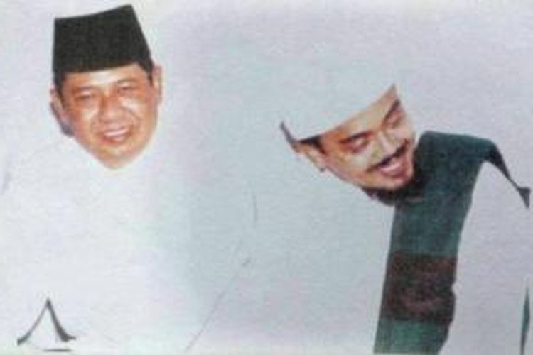 Foto yang memperlihatkan Presiden Susilo Bambang Yudhoyono dan Ketua Front Pembela Islam Habib Rizieq, beredar luas di jejaring media sosial. Diduga gambar ini diambil dalam Milad 1 FPI, saat SBY menjabat sebagai Kepala Staf Teritorial ABRI.