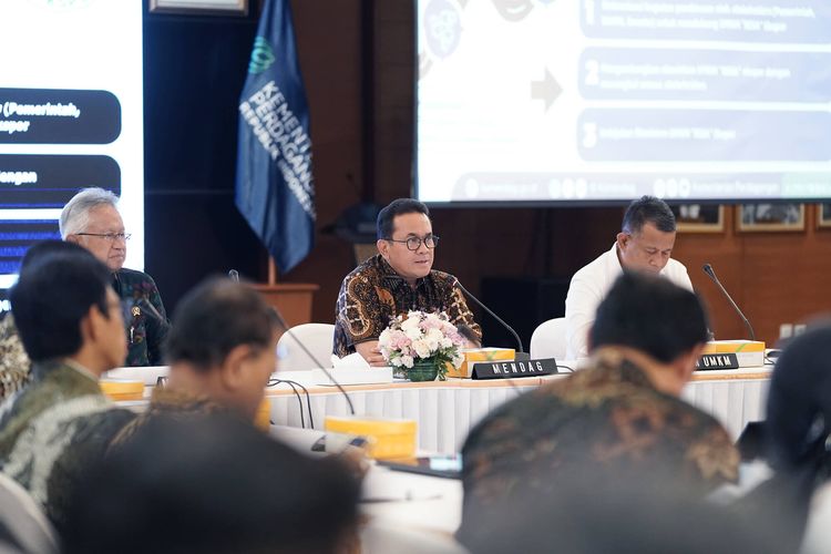 Menteri Perdagangan (Mendag) Budi Santoso dalam acara High-Level Dialogue Urun Rembug terkait UMKM Bisa Ekspor di Kantor Kemendag, Jakarta, Jumat (6/12/2024).