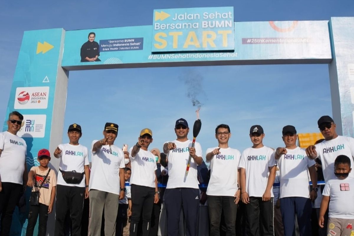 Kegiatan Jalan Sehat Bersama BUMN sebagai rangkaian Hari Ulang Tahun (HUT) Ke-25 Kementerian BUMN yang digelar di beberapa wilayah, seperti di Sulawesi Selatan yang digelar di Kabupaten Sidrap dan Sinjai.
