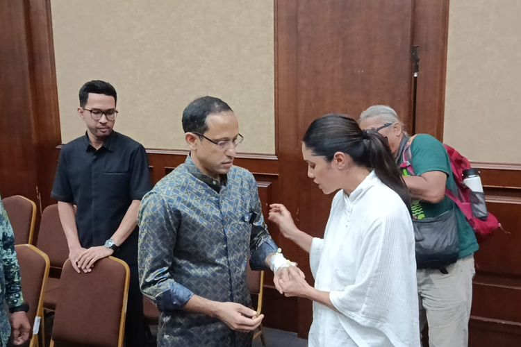 Nadiem Masuk RS Lagi, Sidang Chromebook Ditunda ke Rabu 