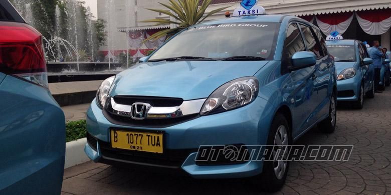 Blue Bird meresmikan model taksi terbarunya, Mobilio sebagai taksi baru di Ibu Kota.