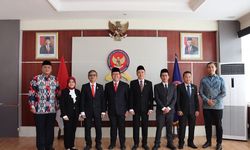 Optimalkan Kinerja ke Arah yang Lebih Baik, KPPU Lantik Tiga Tokoh sebagai Dewan Penasihat KPPU