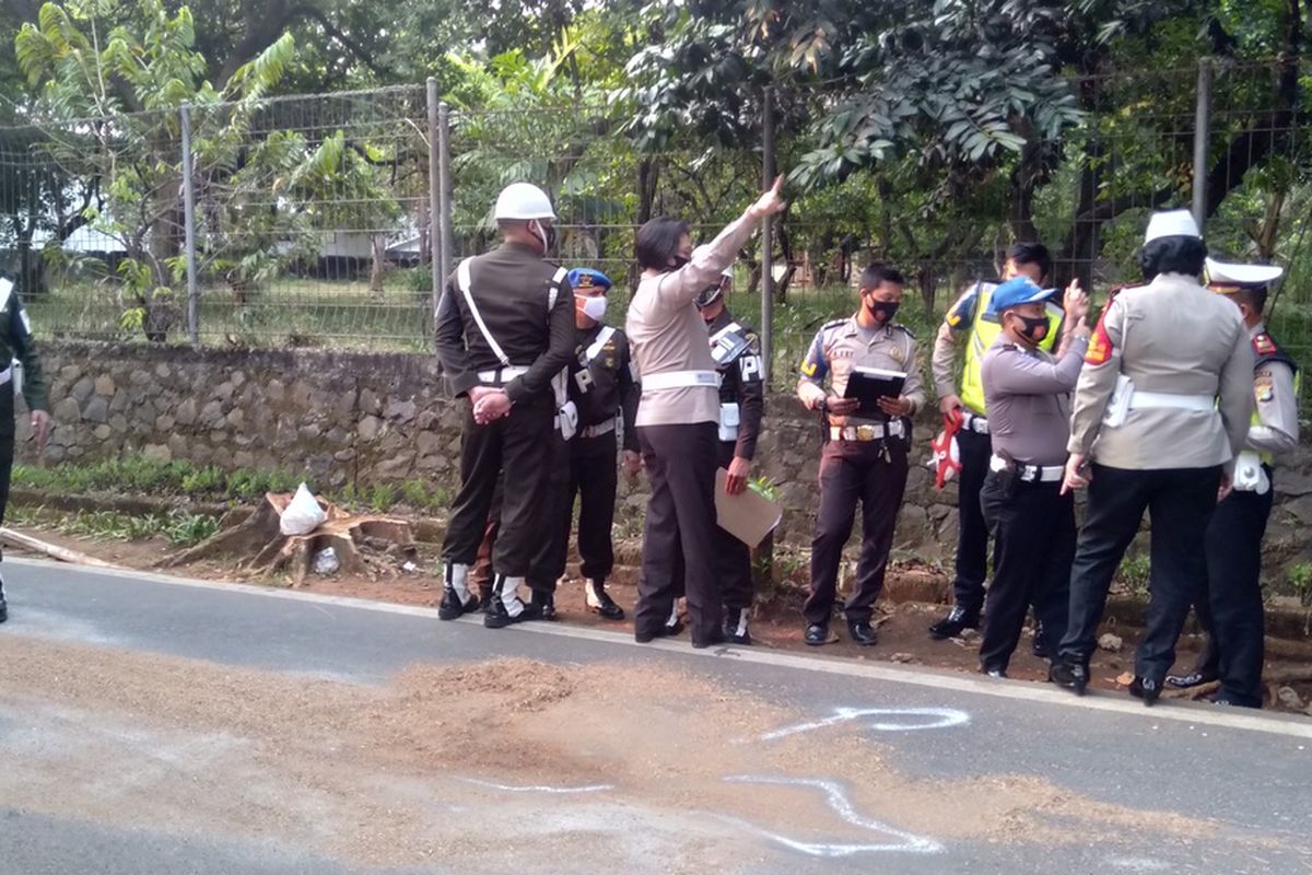 Anggota Polisi Militer Ikut lakukan olah tempat kejadian perkara (TKP) di Jalan Sapi Perah, Pondok Ranggon, Jakarta Timur, Kamis (17/9/2020)