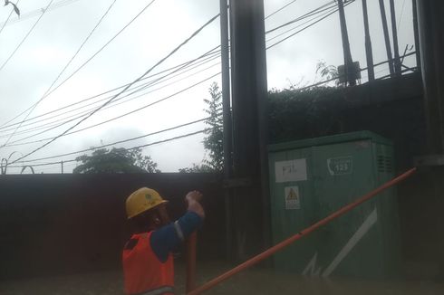 PLN Jabar Lakukan Pemadaman Listrik di Wilayah Terendam Banjir