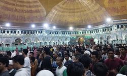 Ribuan Warga Padati Masjid Raya Al A'zhom Saat Libur Tahun Baru, Pengunjung: Terima Kasih Pak Arief-Sachrudin