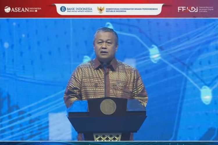 Gubernur Bank Indonesia (BI) Perry Warjiyo dalam pembukaan Festival Ekonomi Keuangan Digital Indonesia 2023, Senin (8/5/2023)